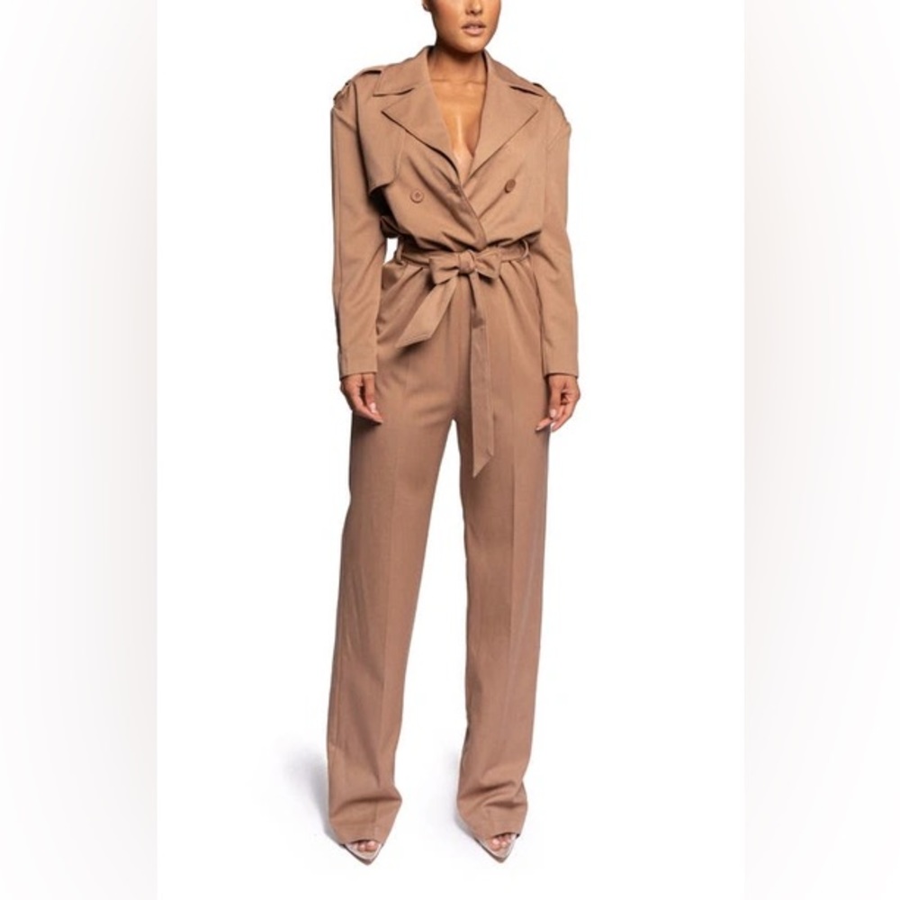 NWT Jluxlabel Double Breasted Jumpsuit in Tan ❤️